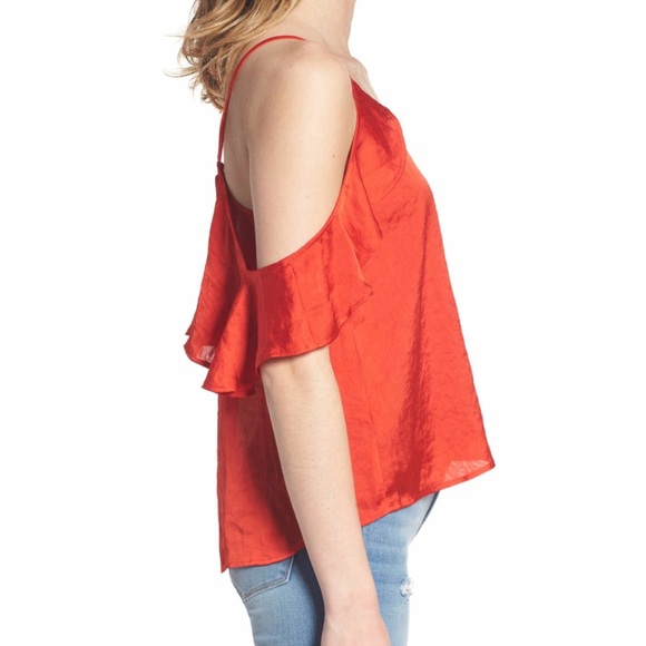 Draped off-the shoulder top - Picture 3 of 3